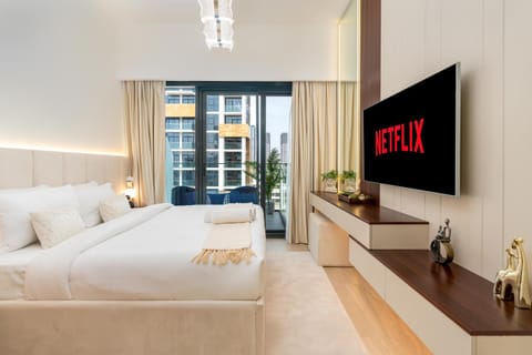 Bed, TV and multimedia, Bedroom