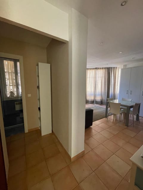 HENRY BENNEt Apartment in Menton