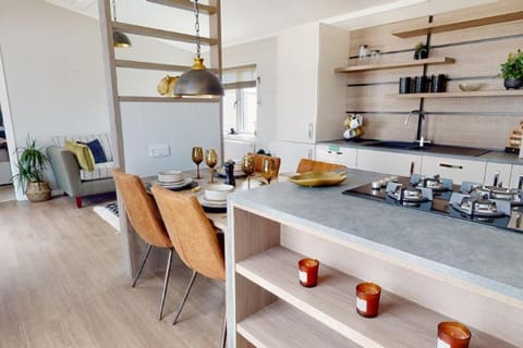 Pebble Beach Resort The Goodwood Lodge House in Towyn