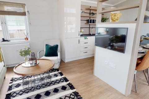 Pebble Beach Resort The Goodwood Lodge House in Towyn