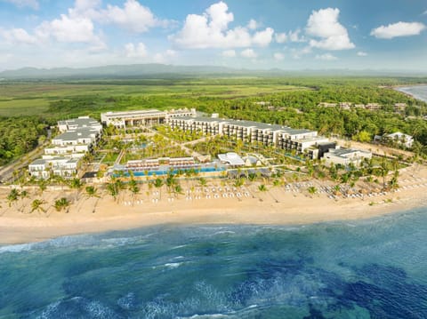 Property building, Day, Bird's eye view, Beach, Pool view