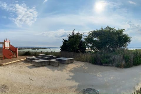 Appartement, vue sur l’étang, proche aéroport. Apartment in Provence-Alpes-Côte d'Azur