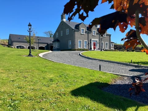 Property building, Spring, Day, Natural landscape, Garden view