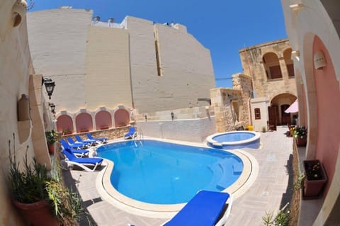 6 Bedroom Farmhouse with Large Private Pool House in Malta