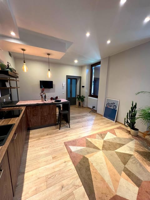 TV and multimedia, Kitchen or kitchenette