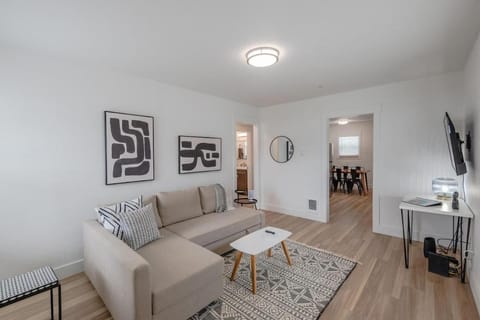 #StayinMyDistrict Zen Cottage Coos Bay House in Coos Bay