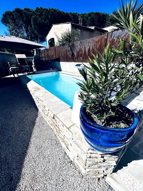 Day, Garden, Garden view, Pool view, Swimming pool, sunbed