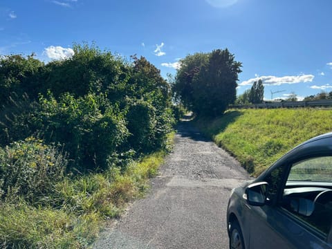 Neighbourhood, Natural landscape