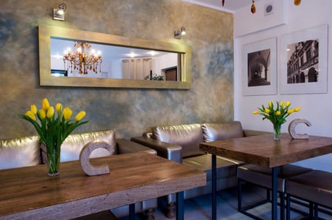 Communal lounge/ TV room, Living room, Lobby or reception