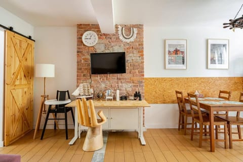 TV and multimedia, Living room, Dining area