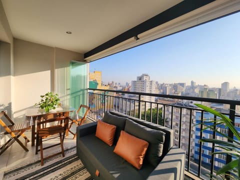 Patio, Day, View (from property/room), Balcony/Terrace, Living room, Seating area, Dining area, City view
