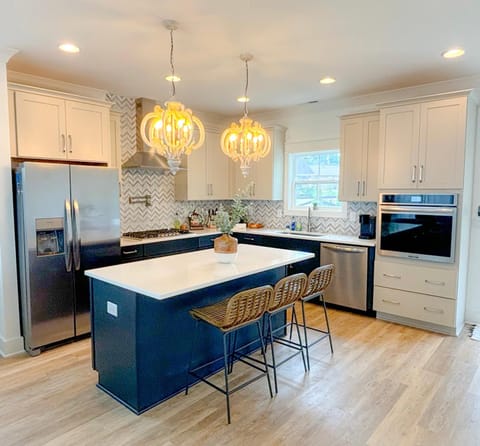 Luxurious Lake Getaway House in Tennessee