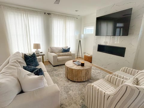 Luxurious Lake Getaway House in Tennessee