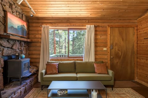 Gorgeous Cabin 3 Rooms & 2 Baths in Bailey Cabin in Bailey