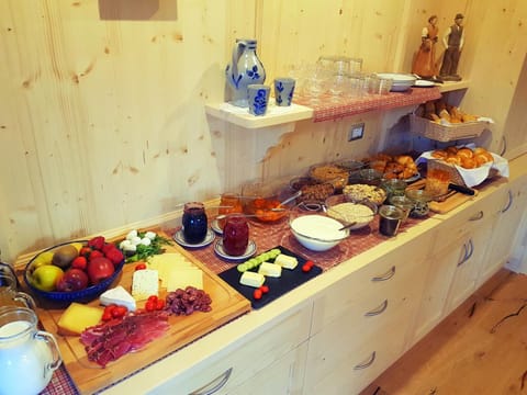 Food and drinks, Food, Breakfast, Buffet breakfast