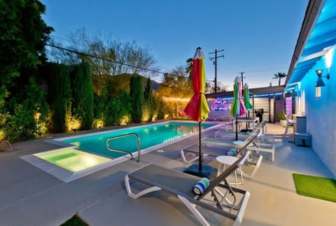 Quintessential Family Palm Springs Salt Pool Spa Casita House in Palm Springs