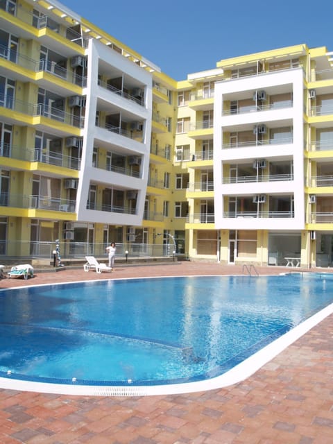 Property building, Swimming pool