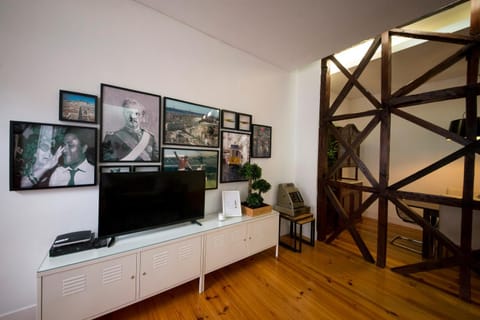 Communal lounge/ TV room, TV and multimedia
