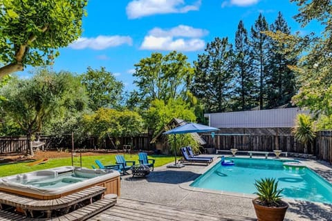 Family Fun Retreat in Wine Country - Epic Game Room - Pool - Spa House in Kenwood