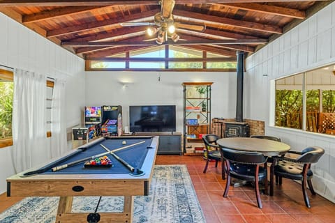 Family Fun Retreat in Wine Country - Epic Game Room - Pool - Spa House in Kenwood