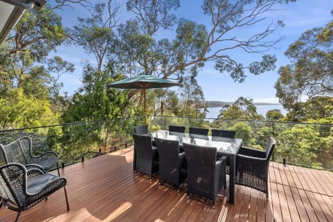 Day, Natural landscape, Garden, View (from property/room), Balcony/Terrace, Dining area, Garden view, Sea view