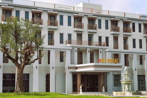 Property building, Facade/entrance