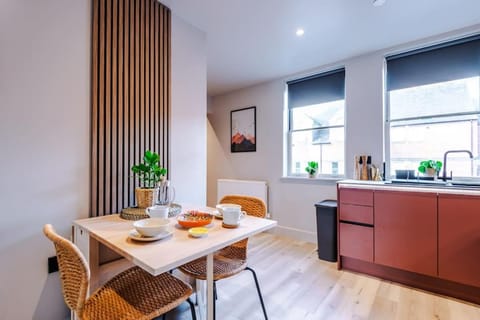 Luxury 2B City Centre Apartment with Private Parking Apartment in Chester