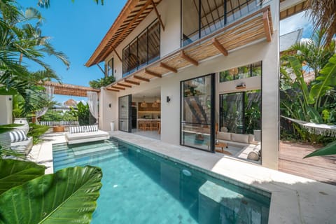 Property building, Patio, Day, Garden, View (from property/room), Balcony/Terrace, Garden view, Pool view, Swimming pool, sunbed