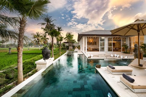 Property building, Natural landscape, View (from property/room), Seating area, Pool view, Swimming pool, sunbed