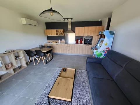 Kitchen or kitchenette, Living room, Dining area