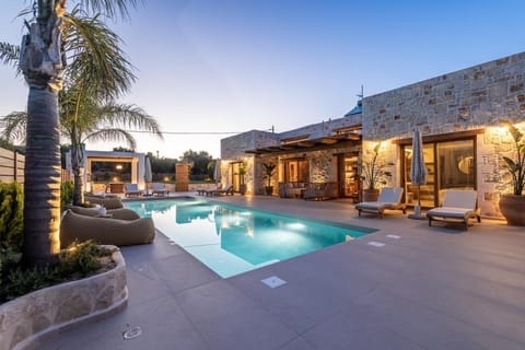 Property building, Pool view, Swimming pool, sunbed
