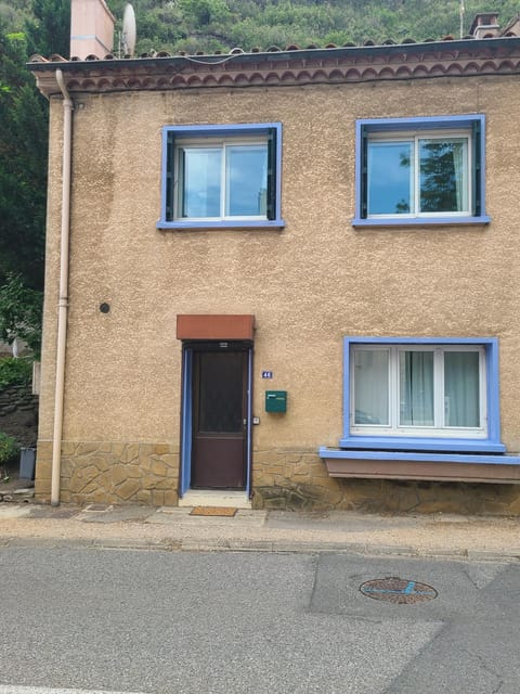 Property building, Street view