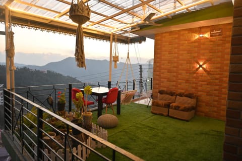 Patio, Facade/entrance, Garden, Entertainment