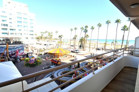 Natural landscape, View (from property/room), Balcony/Terrace, Landmark view, Area and facilities