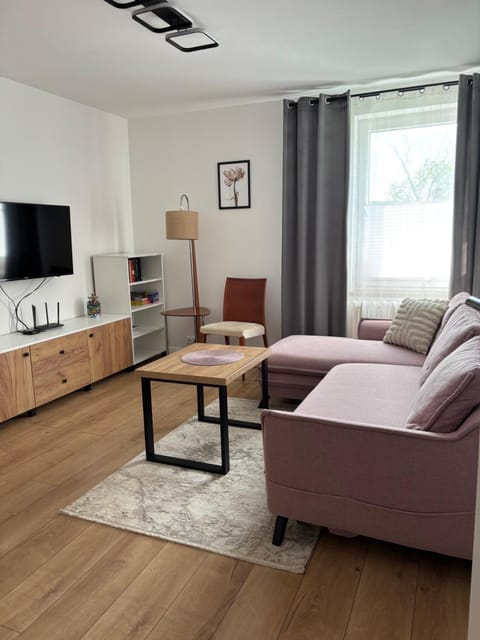 Communal lounge/ TV room, TV and multimedia, Living room, Seating area