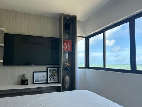 Communal lounge/ TV room, Bed, TV and multimedia, Bedroom