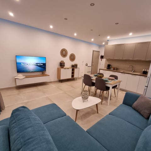 TV and multimedia, Kitchen or kitchenette, Living room, Dining area