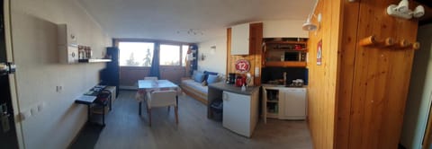 TV and multimedia, Kitchen or kitchenette, Dining area