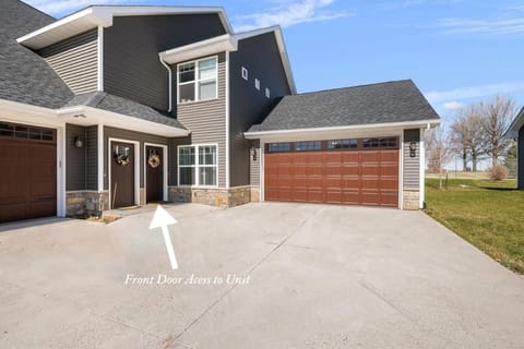 Brand New 2 Bedroom Condo House in Bettendorf