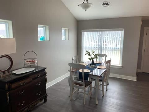 2 Bedroom Condo with Office Apartment in Bettendorf