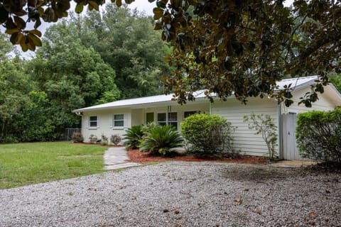 Property building, Natural landscape, Garden view