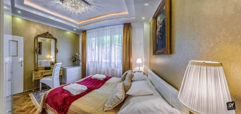 Seating area, Bedroom