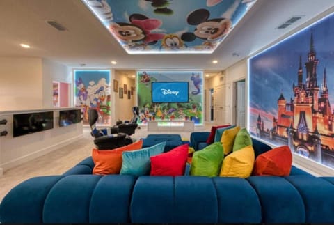 Experience Luxury in Your 11 En-Suites Mansion House in Orlando