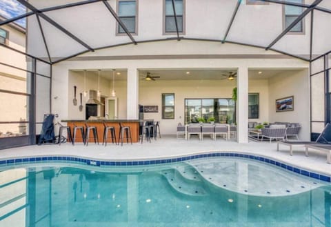 Experience Luxury in Your 11 En-Suites Mansion House in Orlando