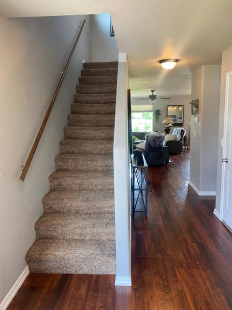 Grizzly Glacier House in Columbia Falls