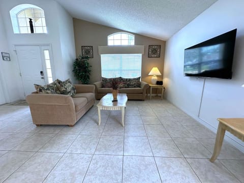 South Facing Pool Villa on the Golf Course House in Haines City