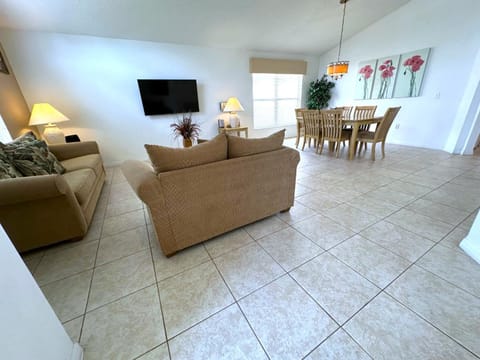 South Facing Pool Villa on the Golf Course House in Haines City