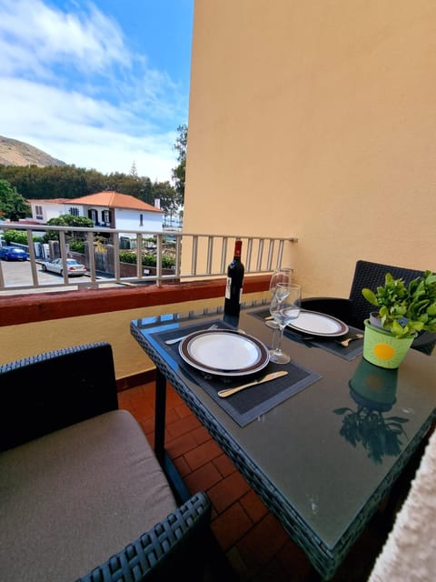 View (from property/room), Balcony/Terrace, Dining area