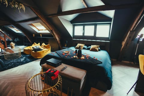 Bed, Bedroom