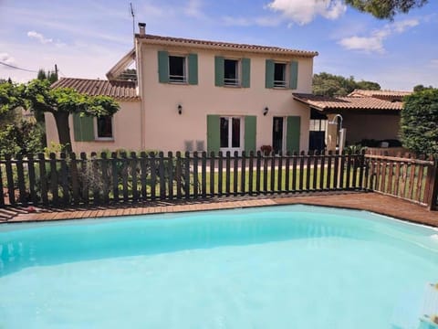 Property building, Day, Garden, Garden view